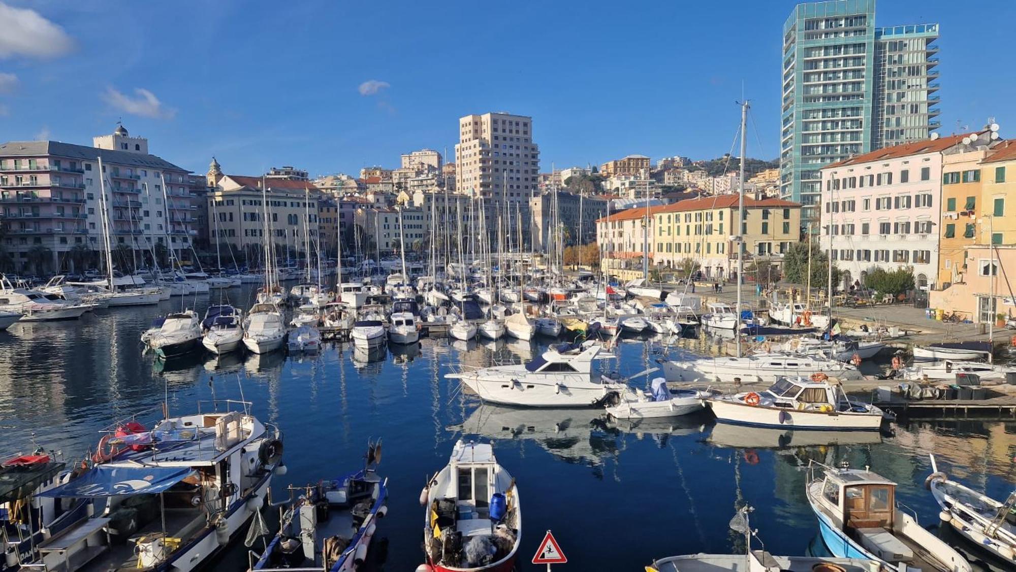 La Perla Di Ro Apartment Savona Bagian luar foto
