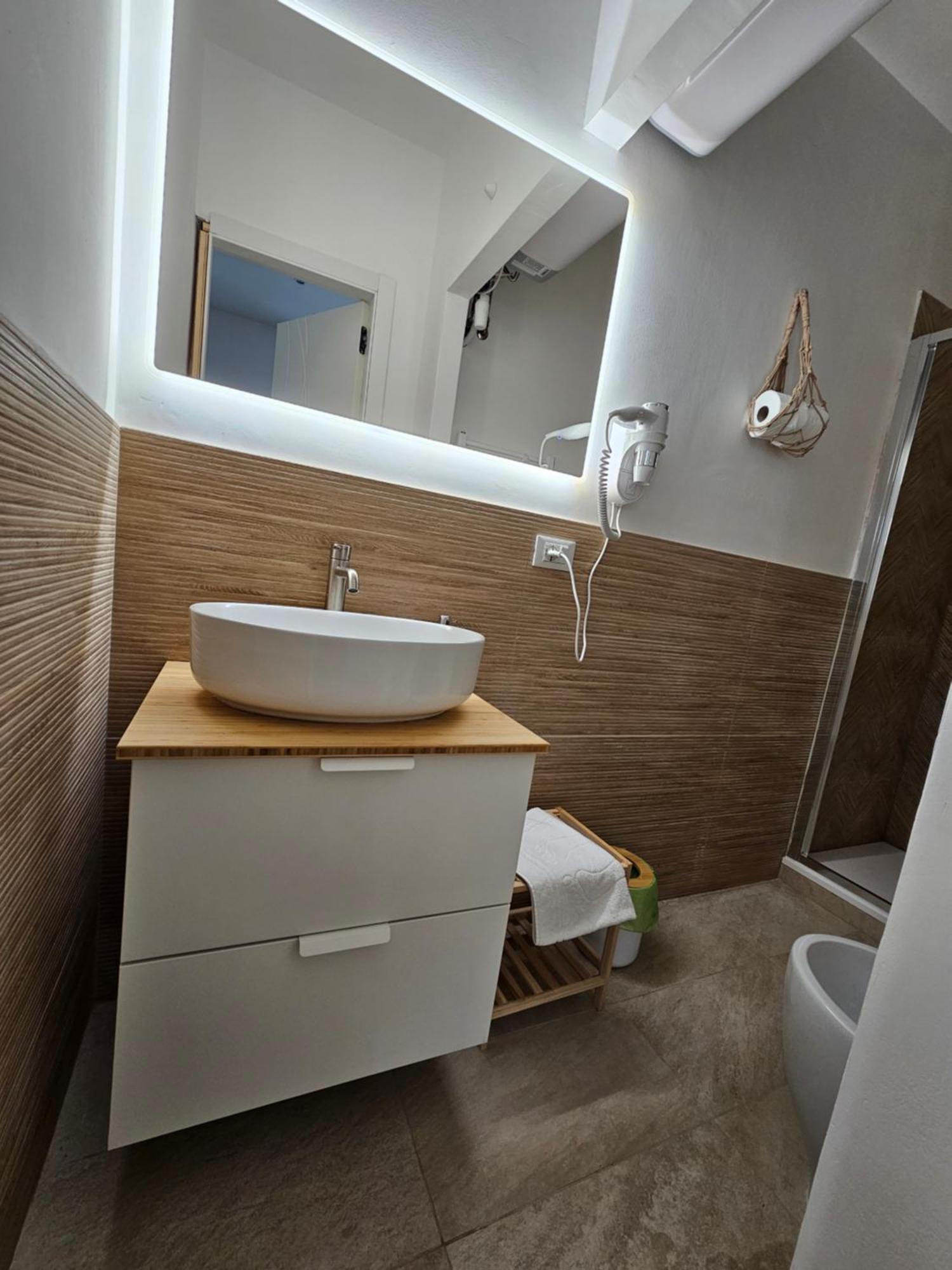 La Perla Di Ro Apartment Savona Bagian luar foto